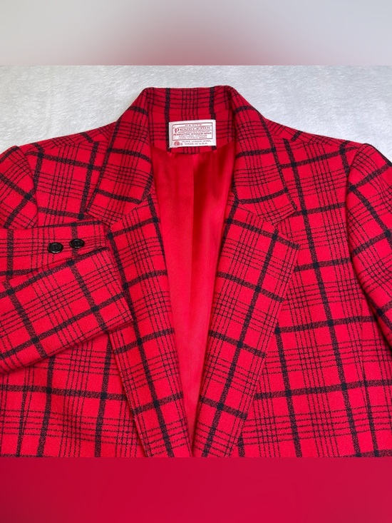 Pendleton Jackets & Blazers - VTG Petite Pendleton Pure Virgin Wool Red Black Plaid Blazer Jacket Size 10